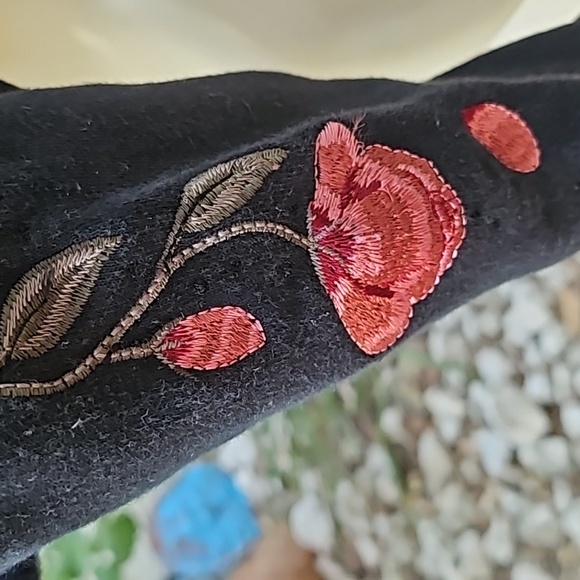 Cotton-On size L Australia Black Cotton blend crop hoodie sweatshirt embroidery - Picture 6 of 10